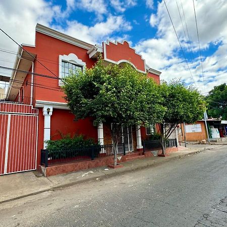 Villalobos Hotel Managua Exterior photo